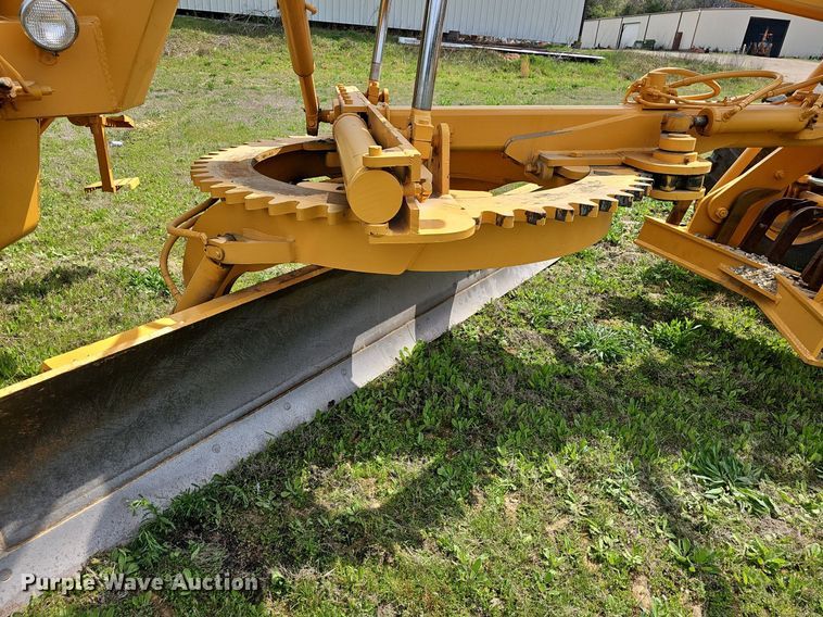 image for item EJ6296 1981 Champion  710 motor grader