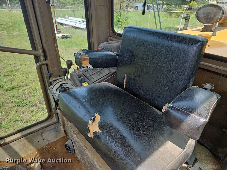 image for item EJ6296 1981 Champion  710 motor grader