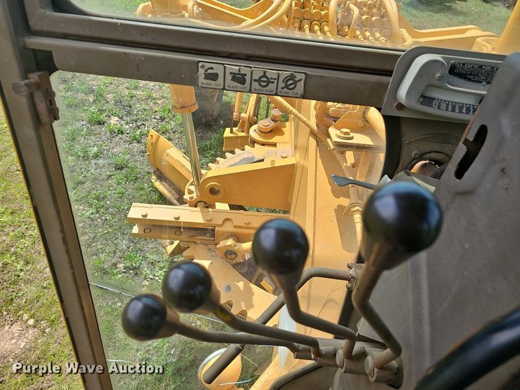 image for item EJ6296 1981 Champion  710 motor grader