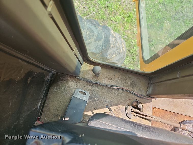 image for item EJ6296 1981 Champion  710 motor grader