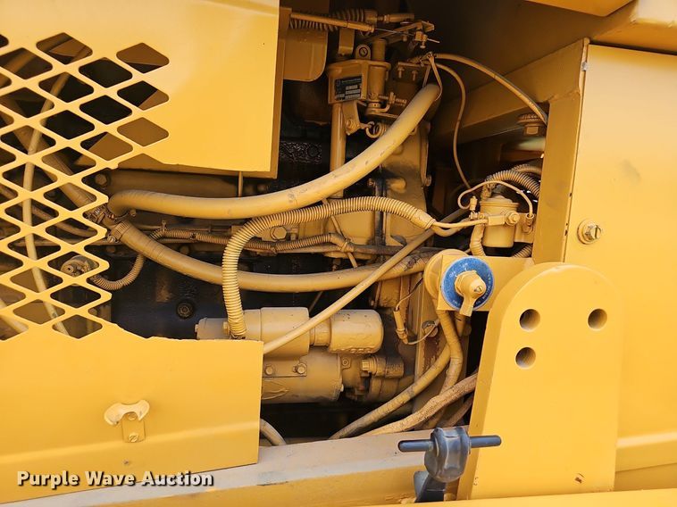 image for item EJ6296 1981 Champion  710 motor grader