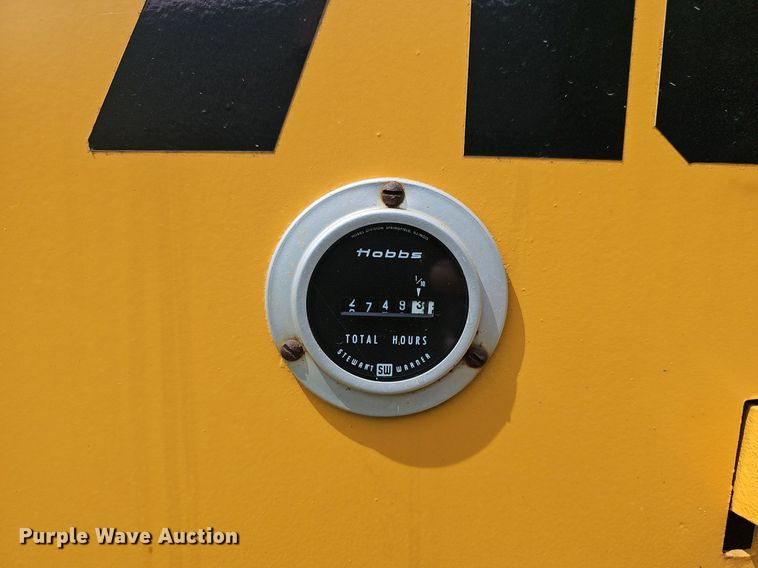 image for item EJ6296 1981 Champion  710 motor grader