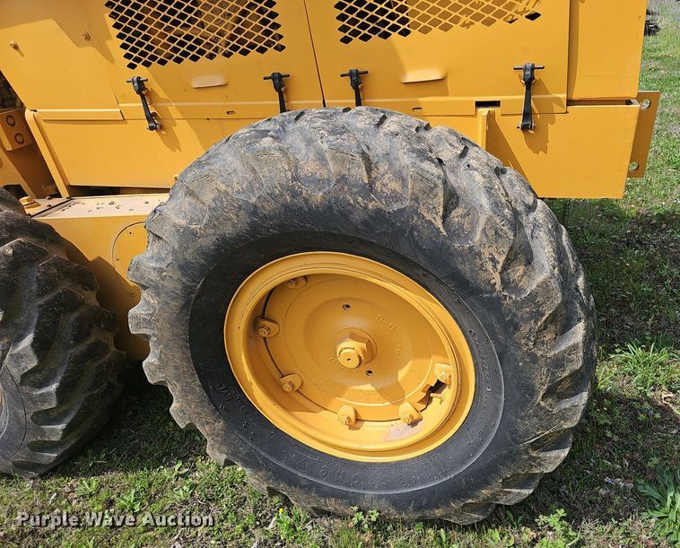 image for item EJ6296 1981 Champion  710 motor grader