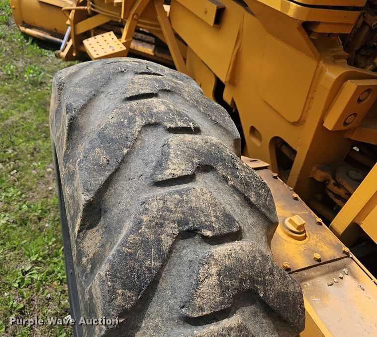 image for item EJ6296 1981 Champion  710 motor grader