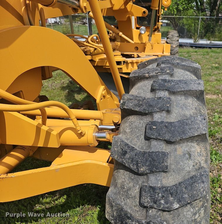 image for item EJ6296 1981 Champion  710 motor grader