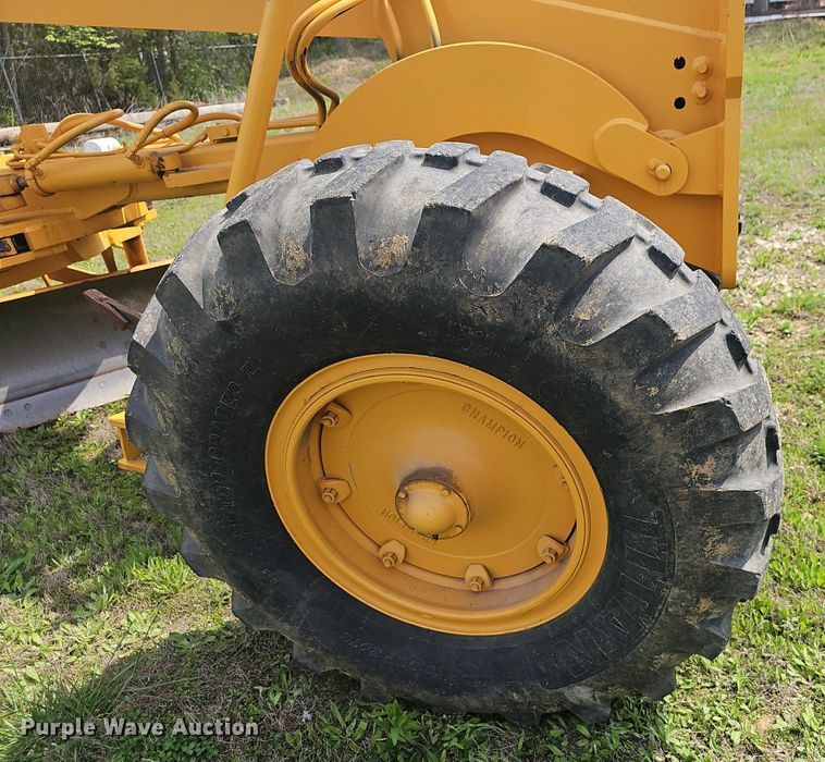 image for item EJ6296 1981 Champion  710 motor grader