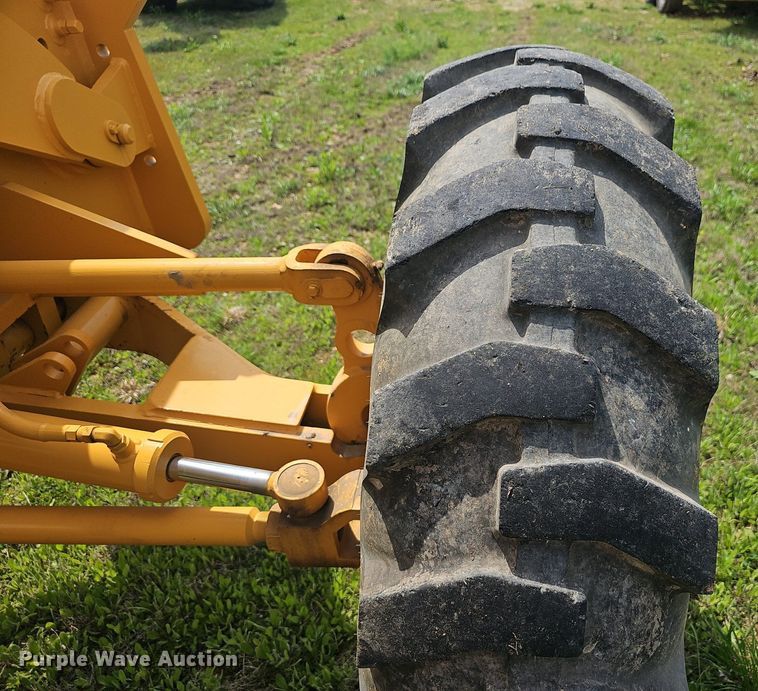 image for item EJ6296 1981 Champion  710 motor grader