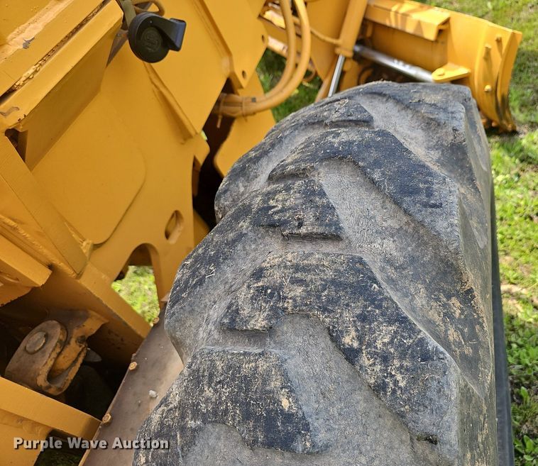 image for item EJ6296 1981 Champion  710 motor grader