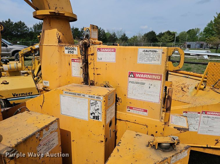 image for item EJ6297 1996 Bandit 250 XP wood chipper