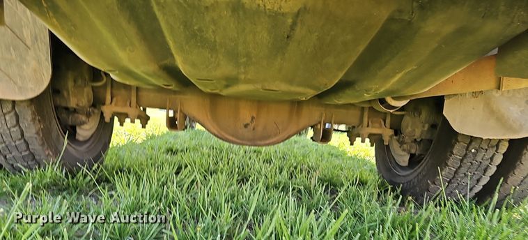 image for item EJ6304 2014 Ford F550 Super Duty flatbed truck