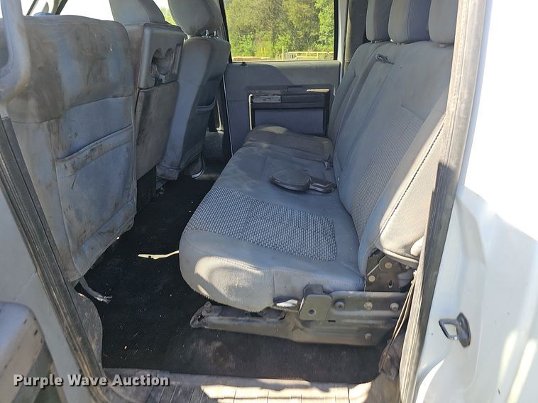 image for item EJ6304 2014 Ford F550 Super Duty flatbed truck