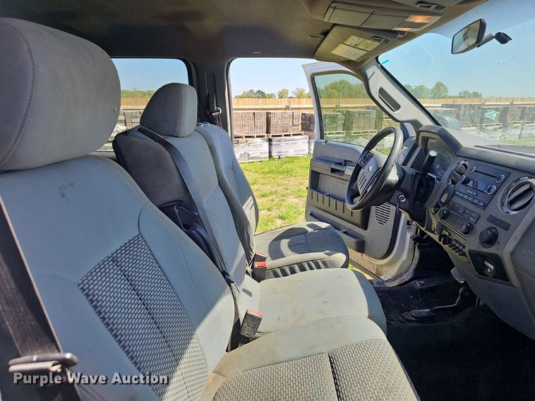 image for item EJ6304 2014 Ford F550 Super Duty flatbed truck