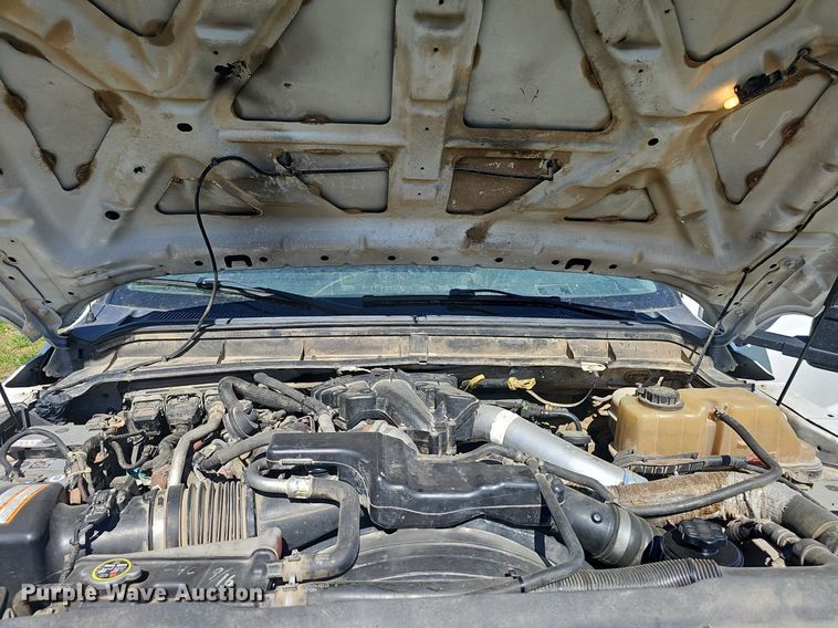 image for item EJ6304 2014 Ford F550 Super Duty flatbed truck