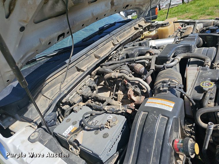 image for item EJ6304 2014 Ford F550 Super Duty flatbed truck