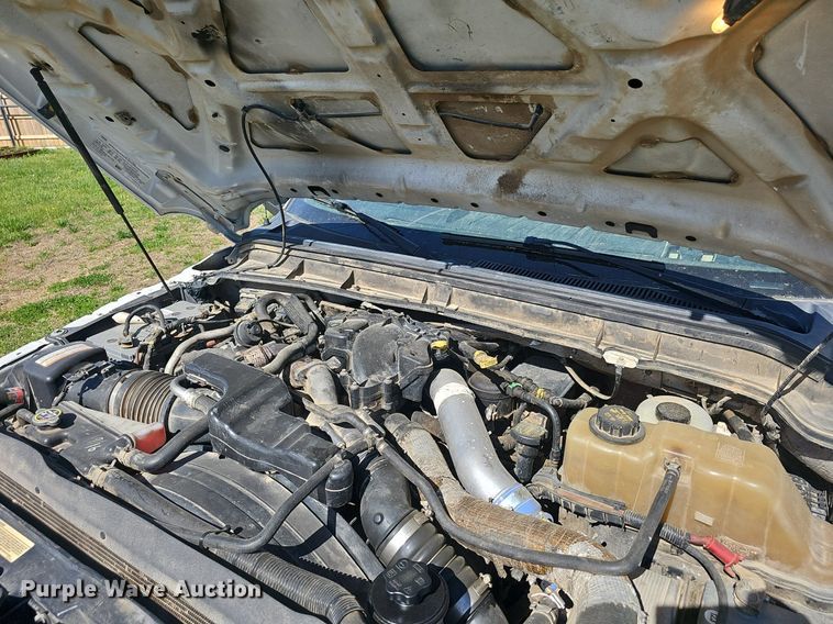 image for item EJ6304 2014 Ford F550 Super Duty flatbed truck