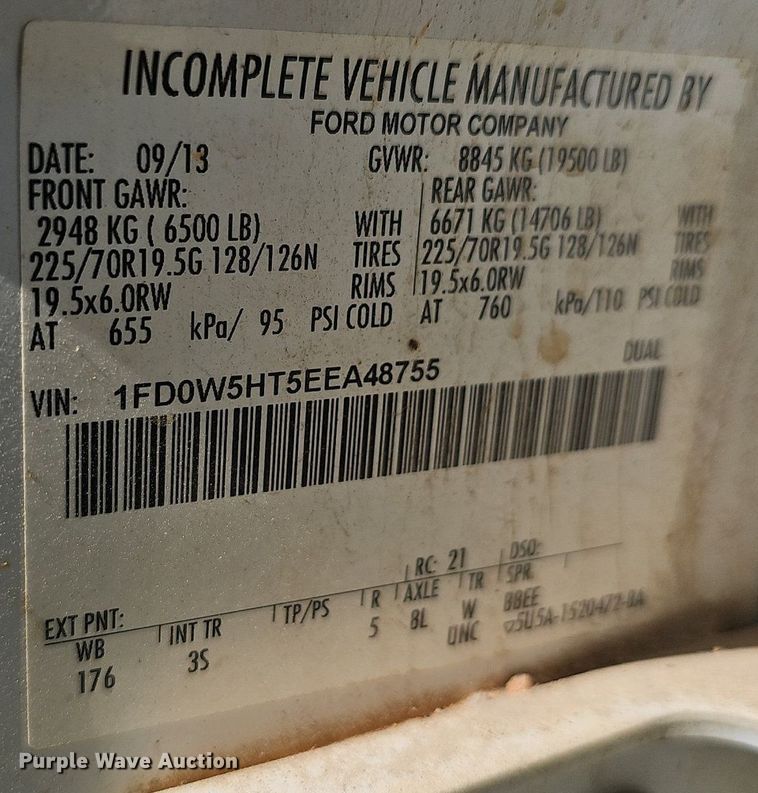 image for item EJ6304 2014 Ford F550 Super Duty flatbed truck