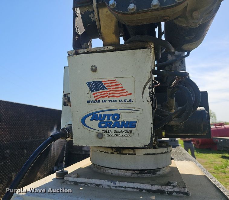 image for item EJ6305 2011 Ford  F550 Super Duty utility / service truck