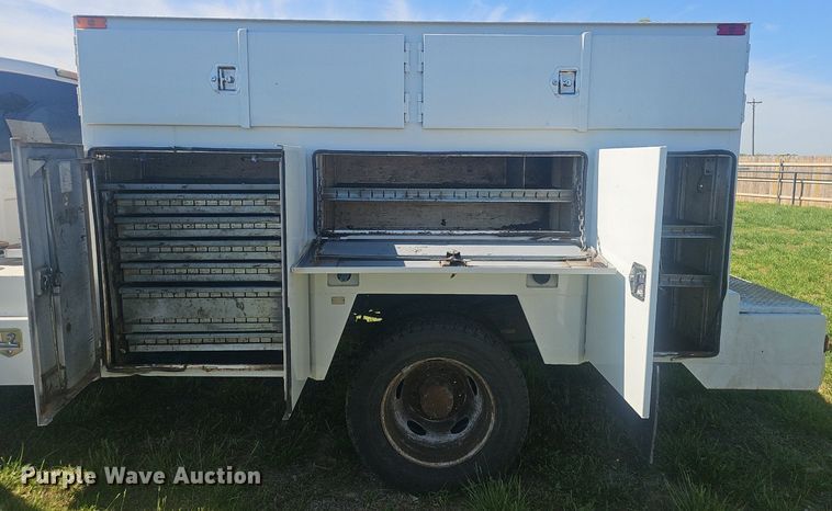 image for item EJ6305 2011 Ford  F550 Super Duty utility / service truck