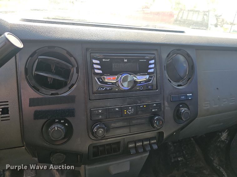 image for item EJ6305 2011 Ford  F550 Super Duty utility / service truck