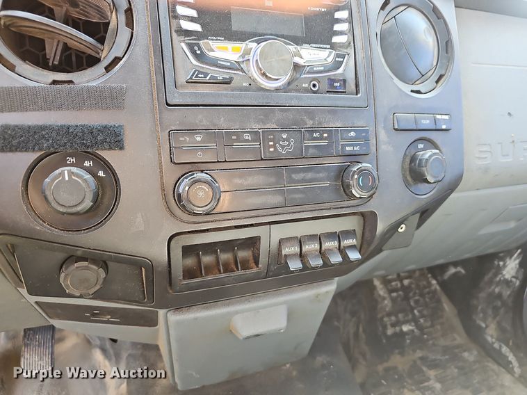 image for item EJ6305 2011 Ford  F550 Super Duty utility / service truck