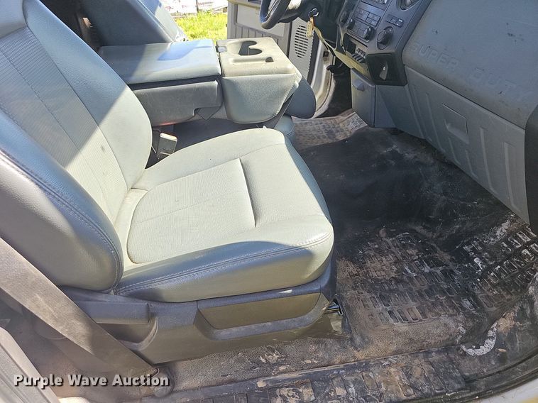 image for item EJ6305 2011 Ford  F550 Super Duty utility / service truck