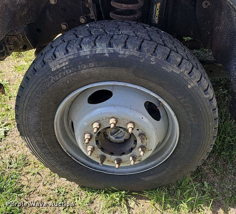 image for item EJ6305 2011 Ford  F550 Super Duty utility / service truck