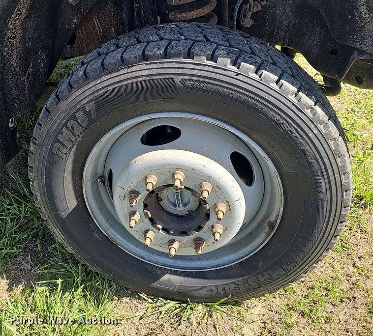 image for item EJ6305 2011 Ford  F550 Super Duty utility / service truck