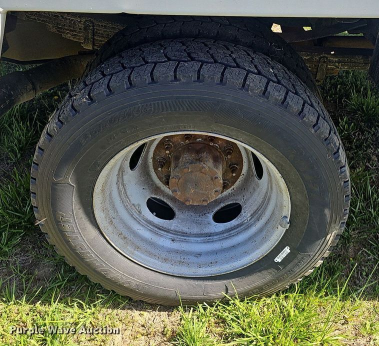 image for item EJ6305 2011 Ford  F550 Super Duty utility / service truck