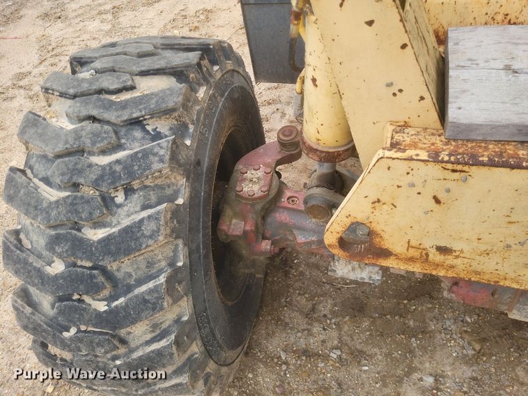 image for item EJ7857 1993 Gehl 553 telehandler