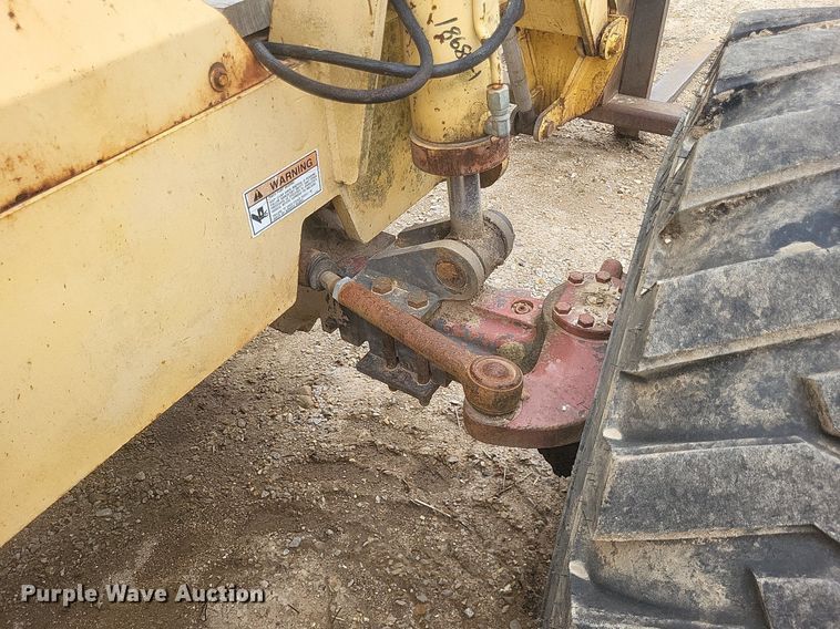 image for item EJ7857 1993 Gehl 553 telehandler