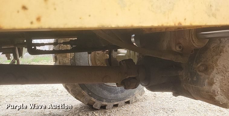 image for item EJ7857 1993 Gehl 553 telehandler