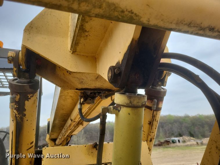 image for item EJ7857 1993 Gehl 553 telehandler