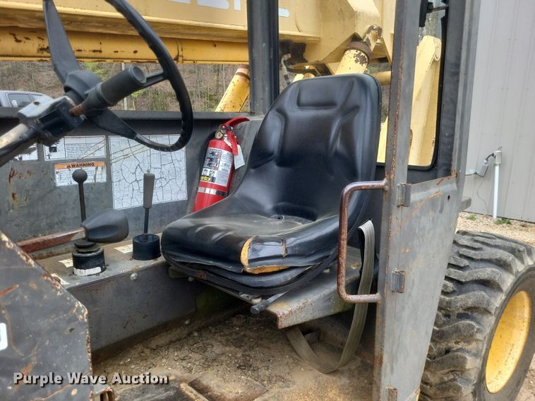 image for item EJ7857 1993 Gehl 553 telehandler