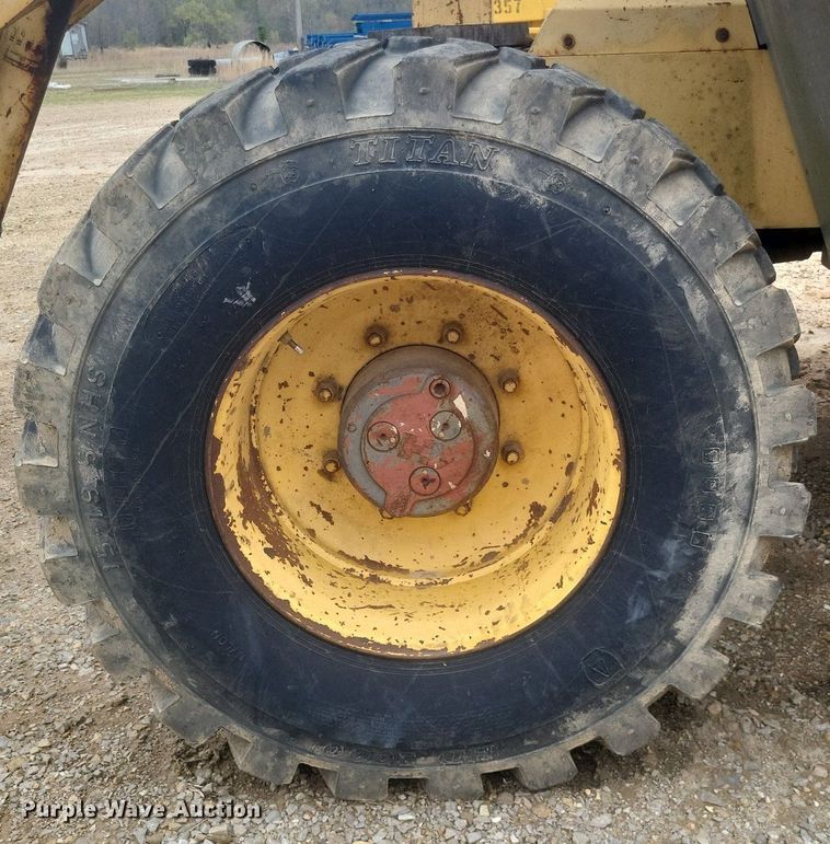 image for item EJ7857 1993 Gehl 553 telehandler