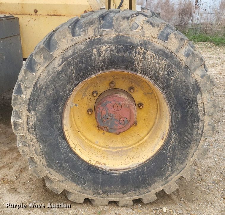 image for item EJ7857 1993 Gehl 553 telehandler