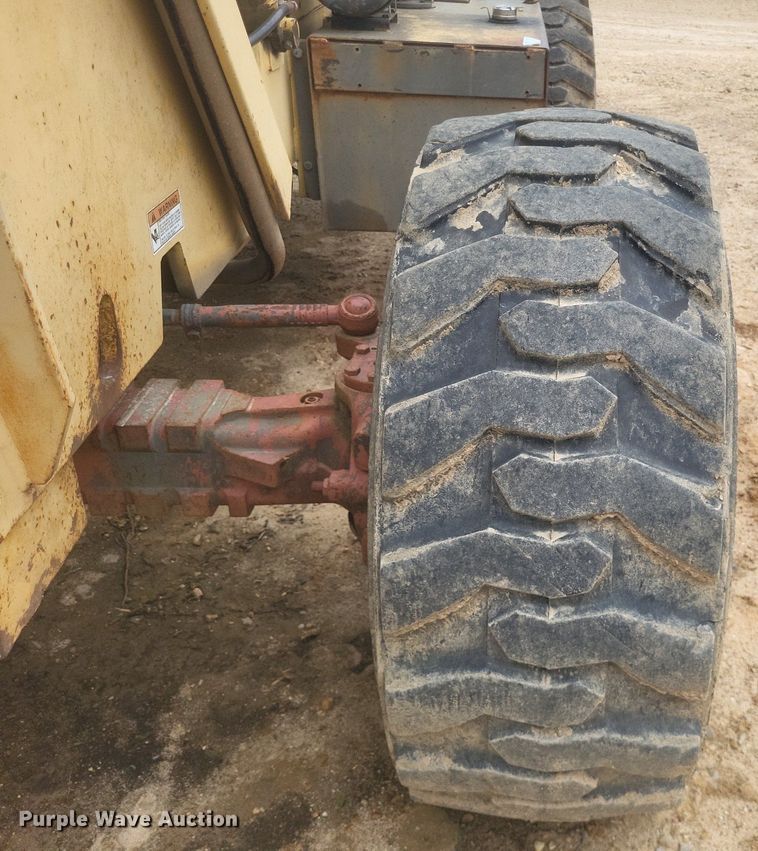 image for item EJ7857 1993 Gehl 553 telehandler