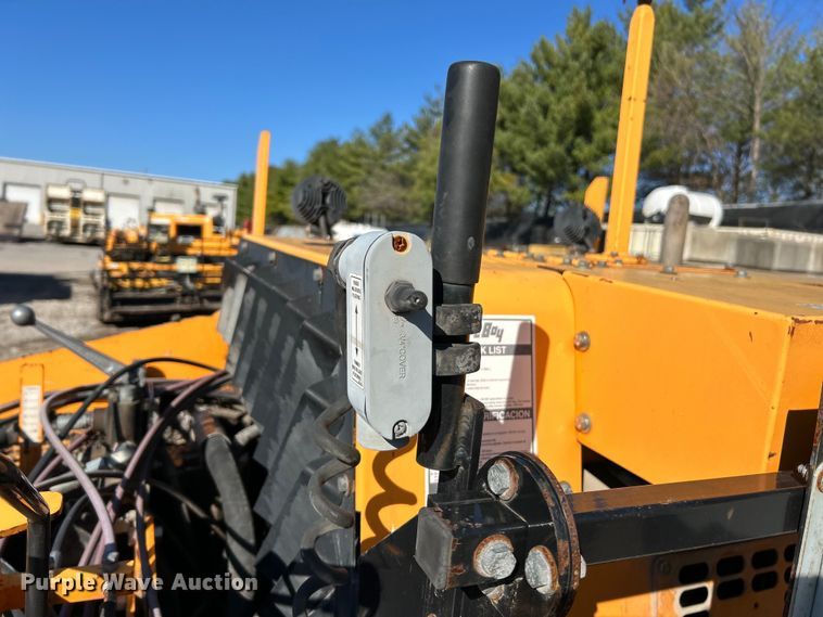 image for item EK4396 2017 LeeBoy 8500D paver