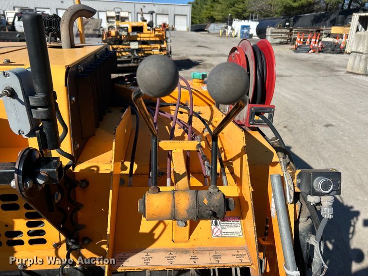 image for item EK4396 2017 LeeBoy 8500D paver