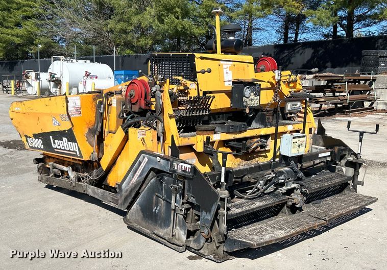 image for item EK4397 2015 LeeBoy 8500C paver