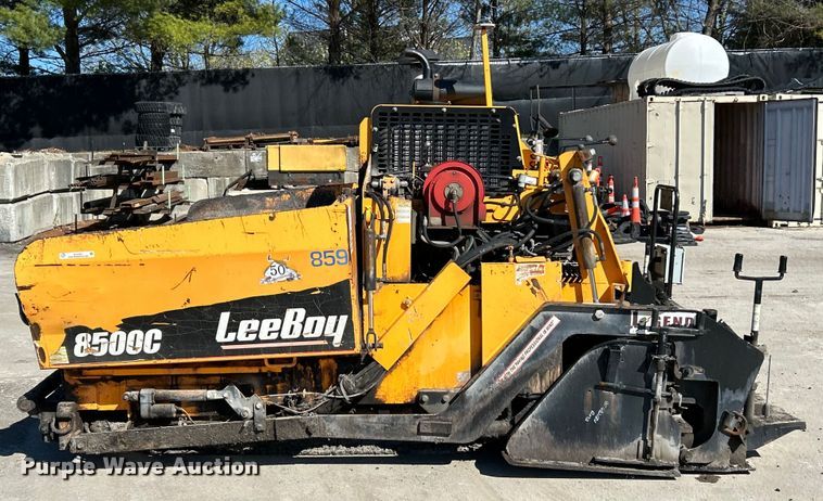 image for item EK4397 2015 LeeBoy 8500C paver