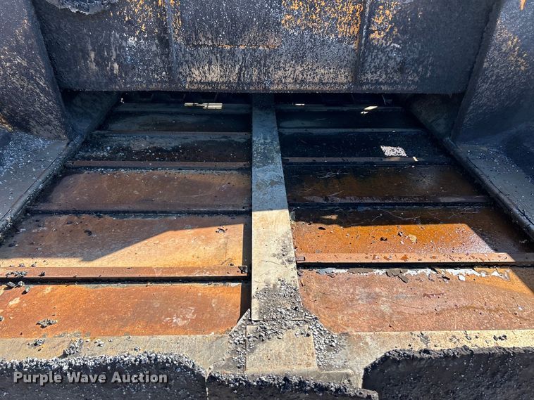 image for item EK4397 2015 LeeBoy 8500C paver