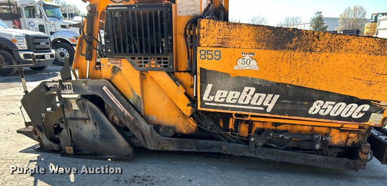 image for item EK4397 2015 LeeBoy 8500C paver