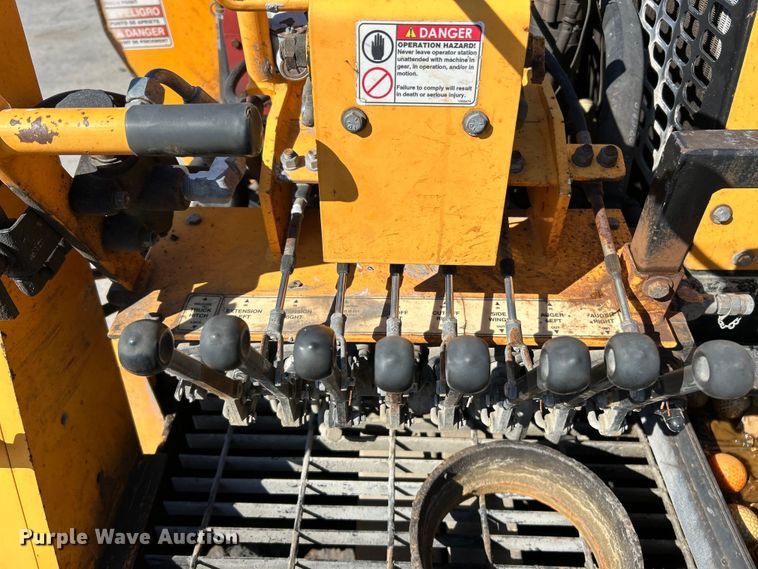 image for item EK4397 2015 LeeBoy 8500C paver