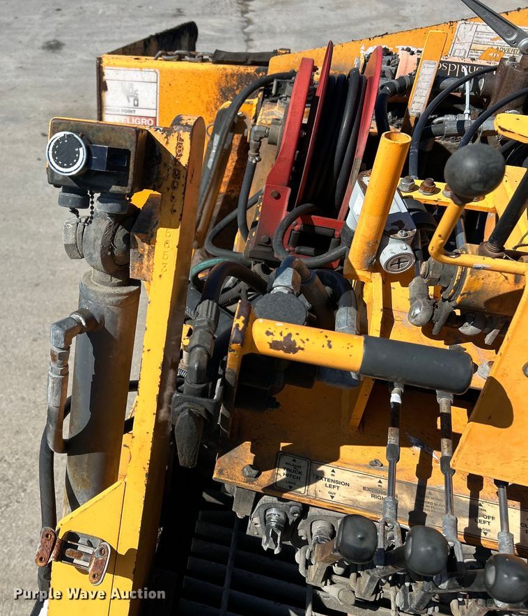 image for item EK4397 2015 LeeBoy 8500C paver