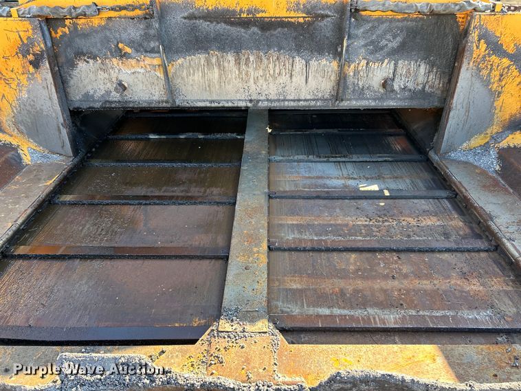 image for item EK4398 2013 LeeBoy 8500B paver