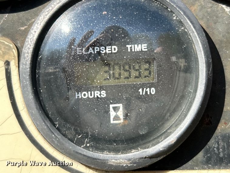 image for item EK4398 2013 LeeBoy 8500B paver