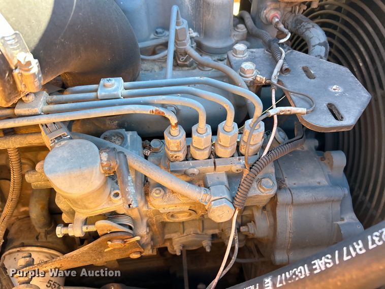 image for item EK4398 2013 LeeBoy 8500B paver