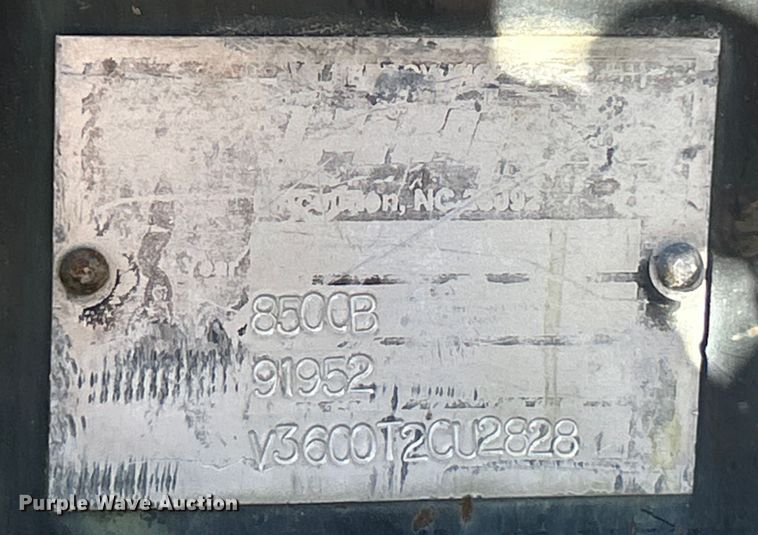 image for item EK4398 2013 LeeBoy 8500B paver