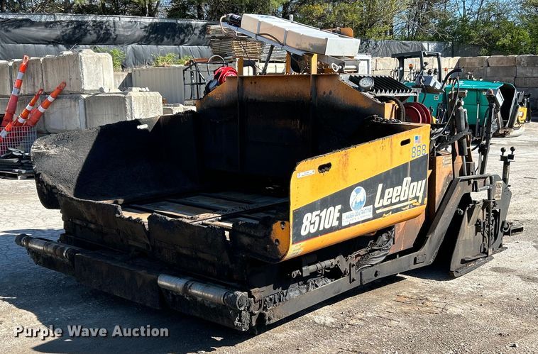 image for item EK4399 2021 LeeBoy 8510E paver
