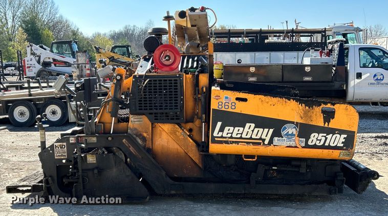 image for item EK4399 2021 LeeBoy 8510E paver